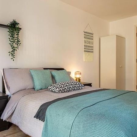 Natural Light City Center Pad Бирмингам Екстериор снимка