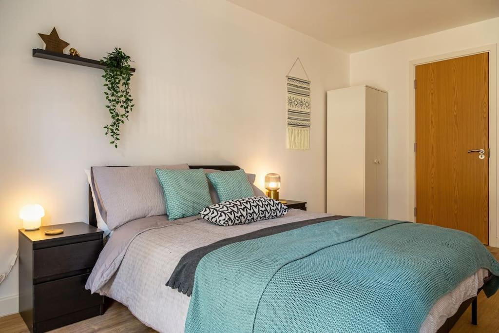 Natural Light City Center Pad Бирмингам Екстериор снимка